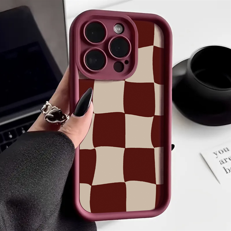 Wine & Beer Shop - ワインレッドの変形グリッド柄iPhoneケース (iPhone 17 Air、16、15、14、13、12、11 Pro Max、X、XS、XR、7、8