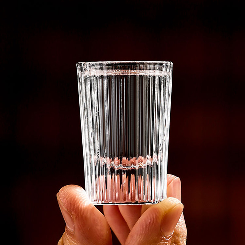 ストライプの外国製ワイングラス,小容量の酒グラス,透明なブラ - Wine Beer Liquor のレビューと価格
